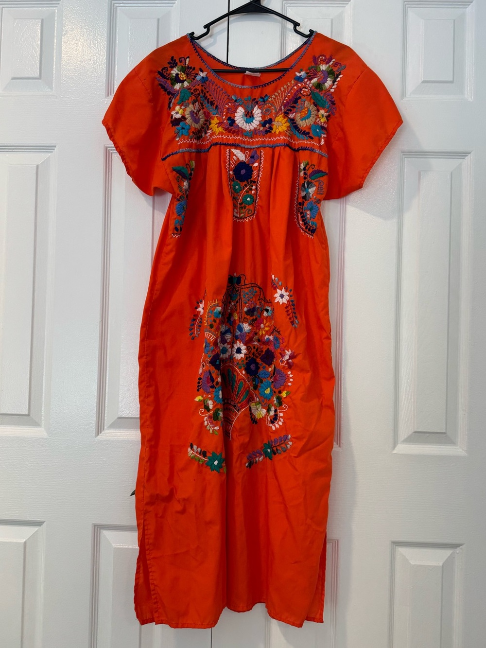 BEAUTIFUL Embroidered Mexican Dress